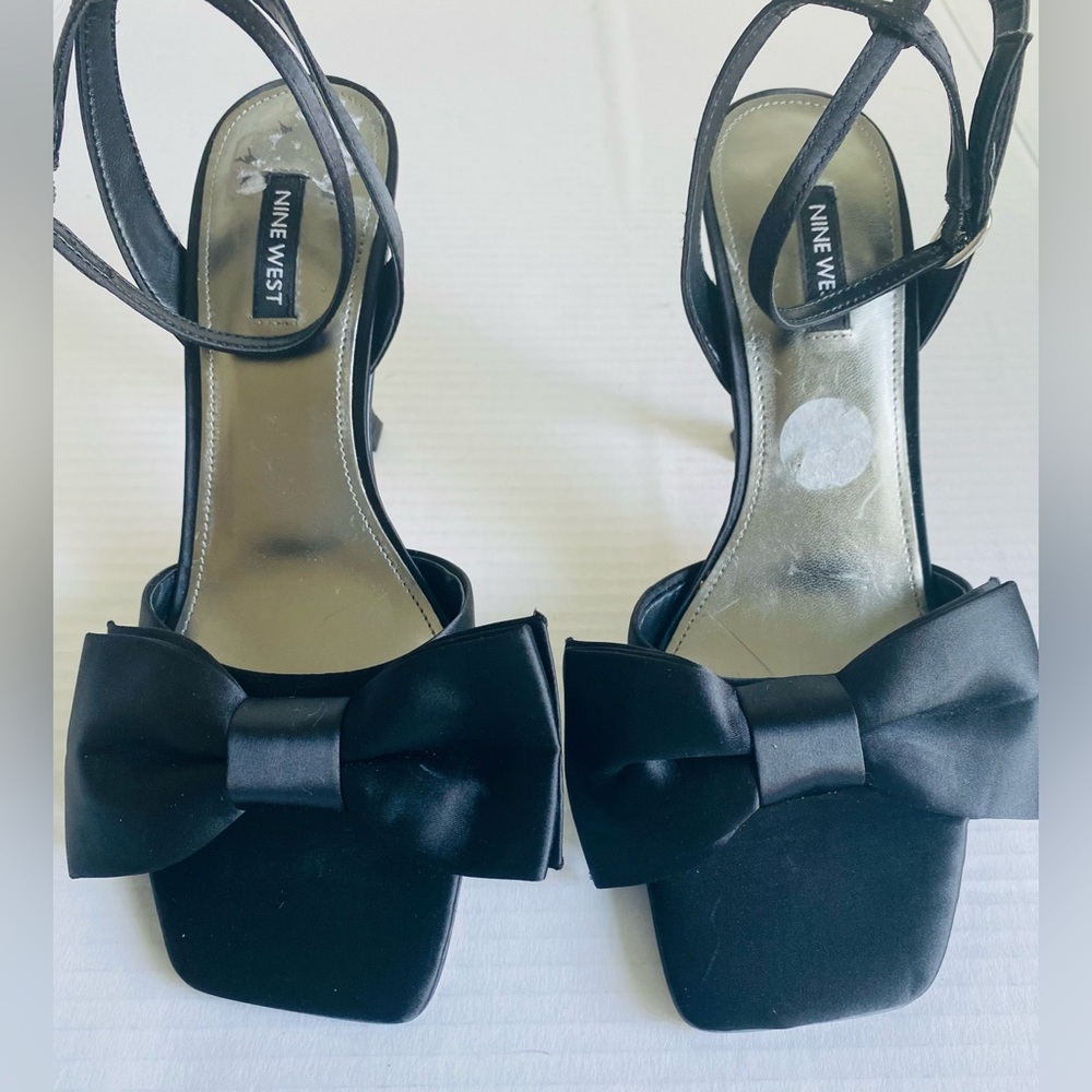 Nine West Black Heels with Bow Detail - Picture 5 of 6